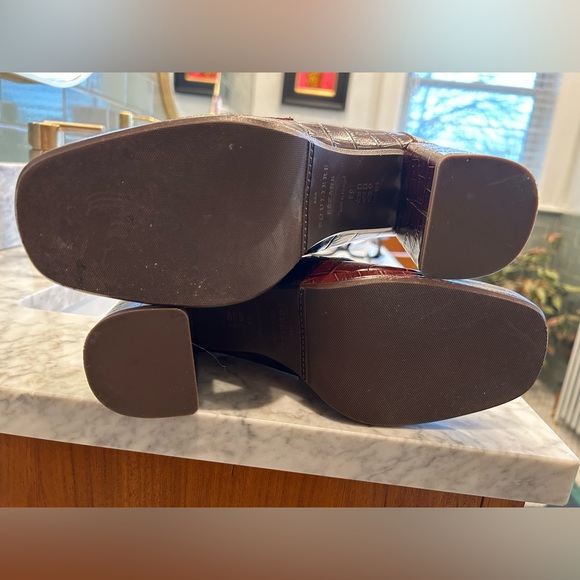 Sezane Julianne Croc-Embossed Loafers - Picture 8 of 14